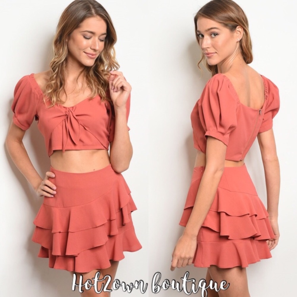 🎉HP Earth Tone Ruffled Crop Top and Skirt Set
